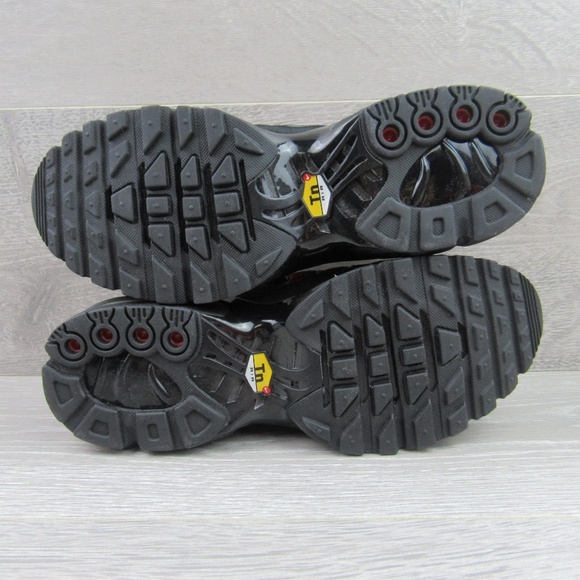 Nike Air Max Plus TN SE Plaid Tartan Running Shoes - Picture 7 of 8